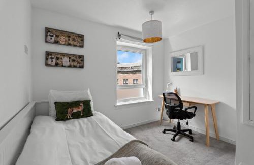 Gifford Apartment | Holyrood Duplex 3-Bedroom Apartment