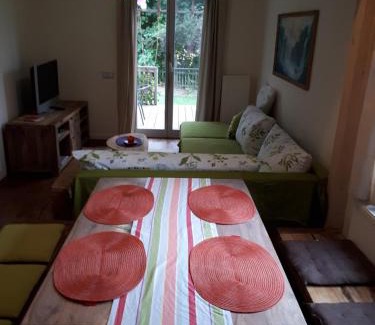 Burgheim House | Holzhaus mit grüner Aussicht zum Erholen