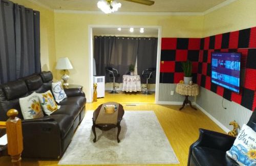 Red Deer House | Home Away from Home - Guest Suite 1