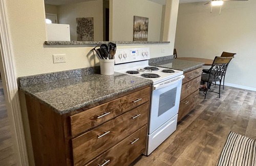 Neosho House | Home Away From Home on Ridgewood Road