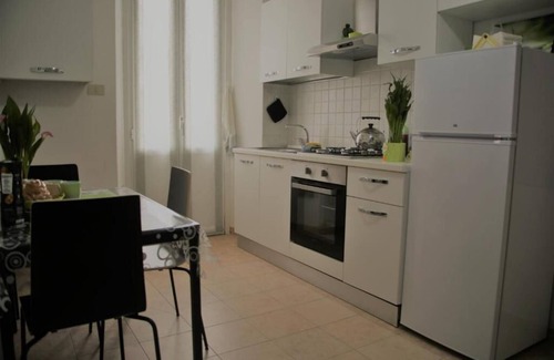 Cremnago House | Home & Breakfast "La Madonnina" CIN:IT013136C29HQUKBX8 CIR:013136-CNI-00001