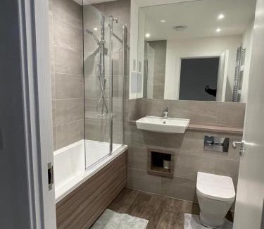 Greenhithe House | Home in Greenhithe