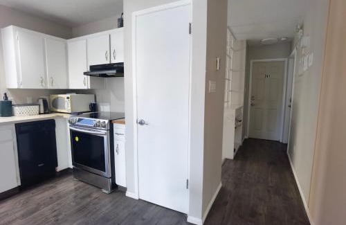 Dalhousie House | Home Inn Calgary Dalhousie