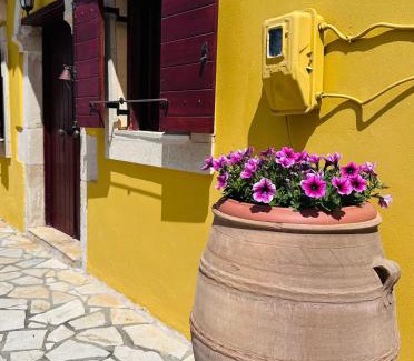 Aleimmatades House | Home · Makrades Corfu