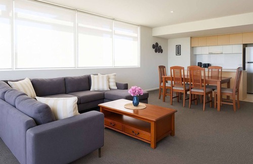 Townsville Apartment | Home to Holiday at Central Islington Apartments