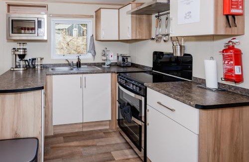 Hofn House | Home under a waterfall 7 mins from Glacier Lagoon