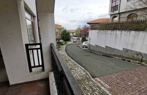 Aheloy Apartment | Homely, 2 Bed Apt, 4* Vineyards