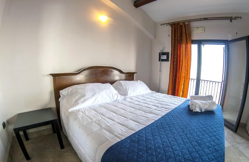 Capo Mulini Apartment | Homerez - 10 m away from the beach! Appartement for 4 ppl. at Capo Mulini