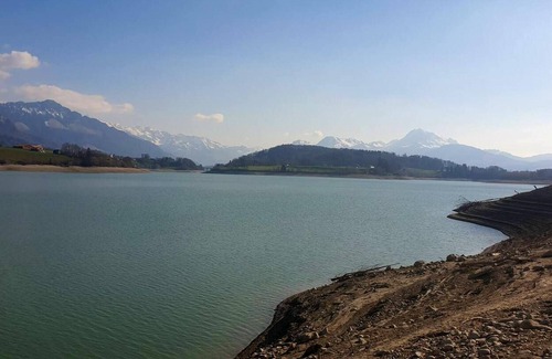 Gumefens Apartment | Homerez - Amazing appartement for 5 ppl. with garden and terrace at Pont-en-Ogoz