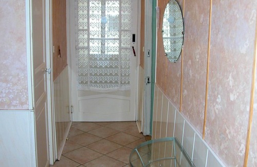 Neris-les-Bains Apartment | Homerez - Amazing studio for 2 ppl. with garden at Néris-les-Bains