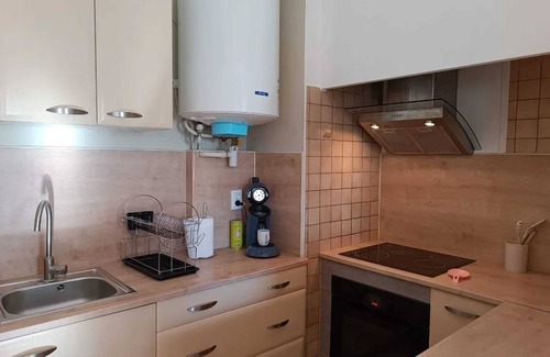 Lezignan-Corbieres Apartment | Homerez - Apartment in Lézignan-Corbières