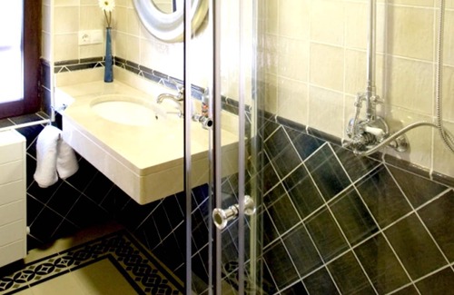 Villalpando Apartment | Homerez - Beautiful appartement for 8 ppl. with balcony at Villalpando