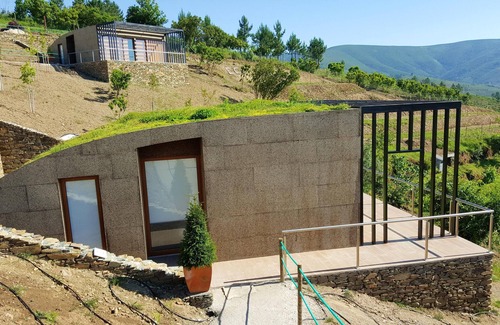 Seia House | Homerez - Beautiful bungalow for 6 ppl. with shared pool and terrace at Furtado