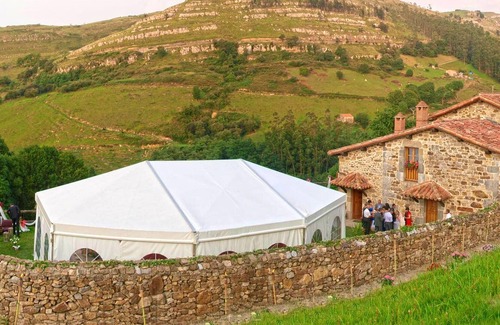 Riotuerto House | Homerez - Big house for 10 ppl. with jacuzzi, terrace and balcony at La Cavada