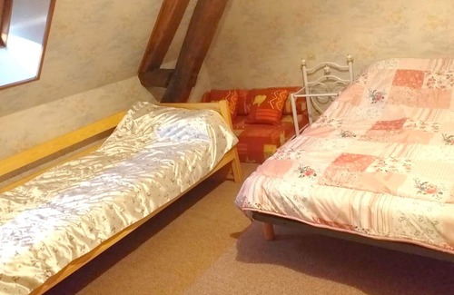 Pousseaux House | Homerez - Big house for 14 ppl. with garden at Pousseaux