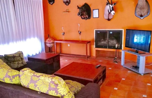 Arcas del Villar Villa | Homerez - Big villa for 14 ppl. with swimming-pool and jacuzzi at Arcas