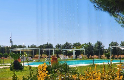 Lizzano House | Homerez - Bungalow 6 km away from the beach for 5 ppl. with shared pool