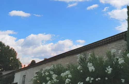 Marsillargues House | Homerez - Charming House in Marsillargues with Garden