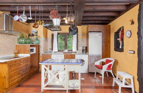 Escobedo de Camargo House | Homerez - Charming House in Calgar with Lake View