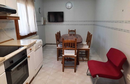 Alera House | Homerez - Charming House in Alera with Fireplace