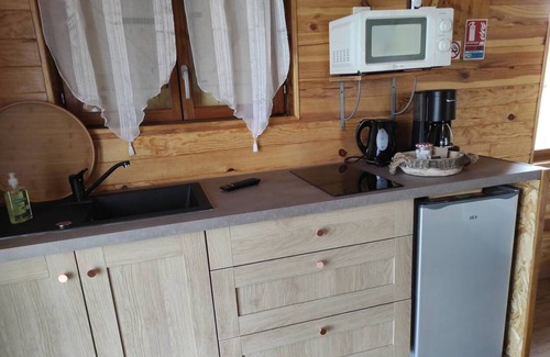 Cabariot House | Homerez - Country caravan with spa in Cabariot