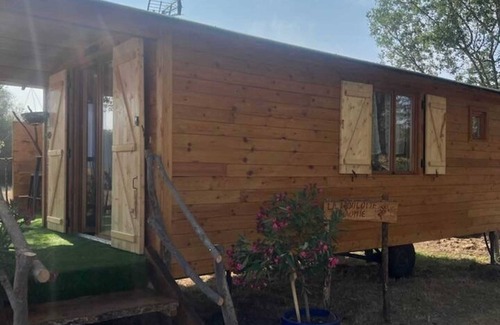 Cabariot House | Homerez - Country caravan with spa in Cabariot