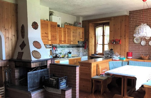 Sostegno House | Homerez - Cozy house near Asei with garden and terrace