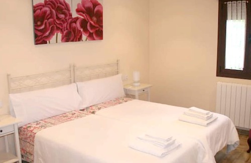 Puente-Arenas House | Homerez - House for 10 ppl. with garden and terrace at Merindad de Valdivielso