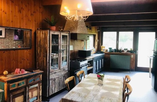 Thon-Samson House | Homerez - Family home in Thon