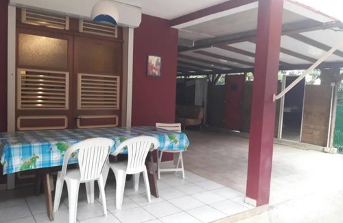 Le Lamentin Apartment | Homerez - Modern apartment in Le Lamentin with enclosed garden