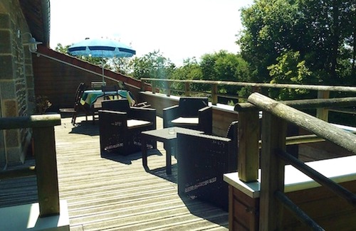 Dragey-Ronthon Apartment | Homerez - Nice appartement 3 km away from the beach for 7 ppl. at Dragey-Ronthon