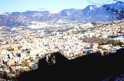 Fabriano Apartment | Homerez - Nice appartement for 5 ppl. with shared pool and garden at Fabriano