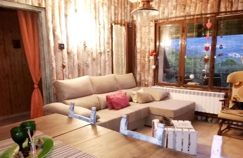 Llimiana House | Homerez - Nice house for 5 ppl. with garden and terrace at Llimiana