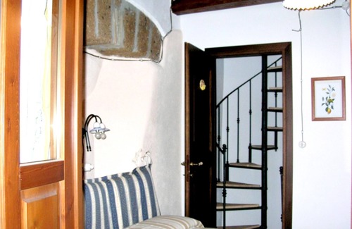 Vignanello House | Homerez - Nice property for 6 ppl. with terrace at Vignanello