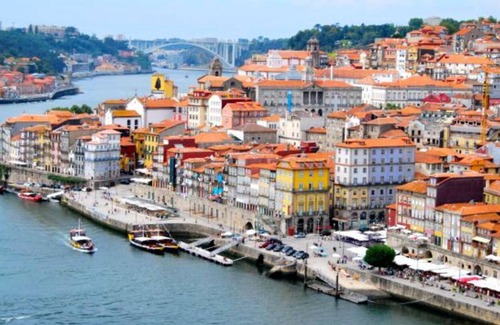 Santa Maria da Feira House | Homerez - Spacious house for 8 ppl. with balcony at Santa Maria da Feira