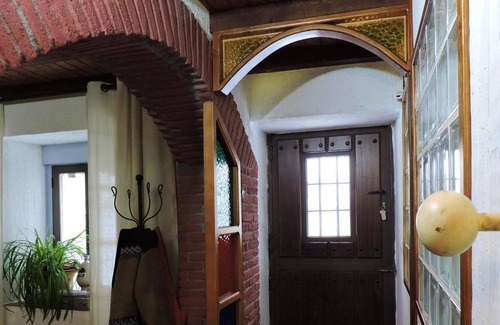 La Hoya House | Homerez - Spacious house for 8 ppl. with balcony at La Hoya, Salamanca