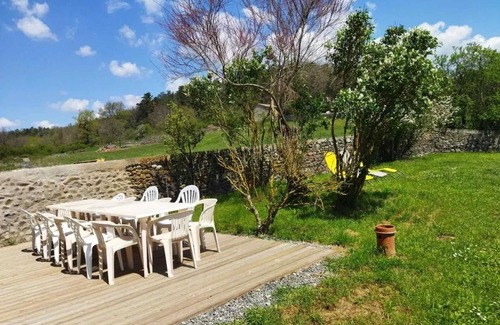 Domeyrat House | Homerez - Spacious House in Domeyrat + Large Garden