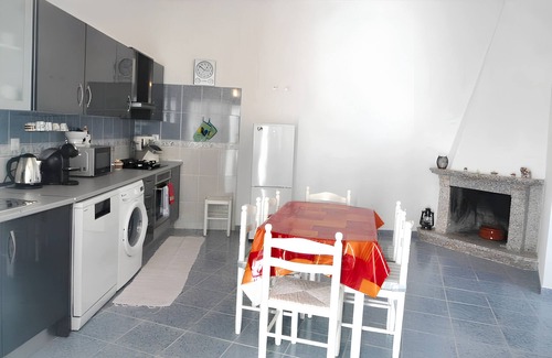 Zebreiros House | Homerez - Spacious House in Zebreira with balcony and terrace.