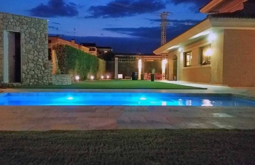Vinaixa Villa | Homerez - Spacious Villa in Vinaixa with Pool and Jacuzzi
