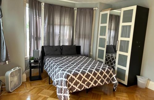 Meeting House Hill House | HomeStay B&B in Boston - 4 Locations in Dorchester