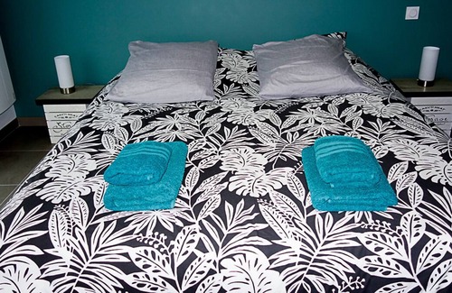 Montagrier Apartment | Homestay Bellevue-Cozy, cozy & stunning views for 2 people