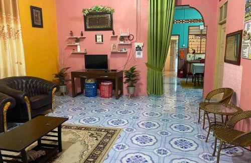 Kampong Raja House | Homestay Bonda