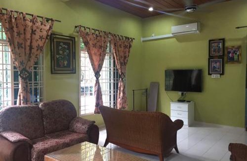 Bedung House | Homestay Cikgu Sungai Batu Besi