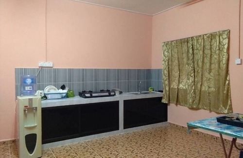Kota Bharu House | Homestay Haji Ismail 5 bedrooms 2 Aircond