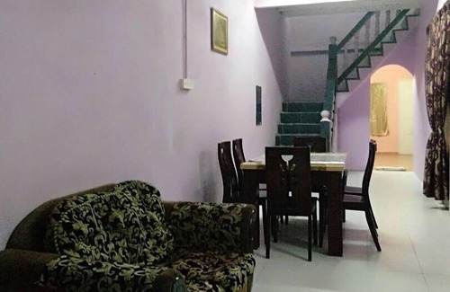Kota Bharu House | Homestay Haji Ismail 5 bedrooms 2 Aircond