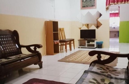 Kuala Kangsar House | Homestay Ummi Razzin