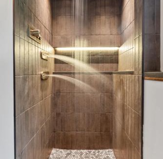 Plymouth House | Homestretch to Road America