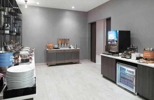 Chelsea Hotel | Homewood Suites By Hilton Boston Logan Airport Chelsea