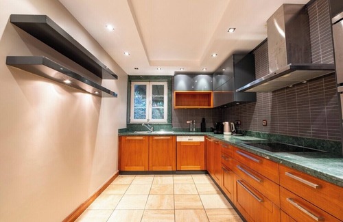 Levent House | Homie Suites 500sqm 4 br Villa Levent #LE74