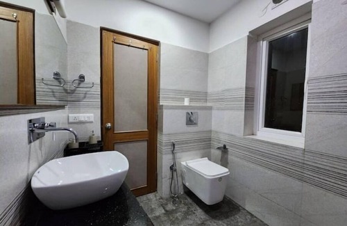 New Friends Colony House | Homlee-3bhk Green Luxury in SDEL